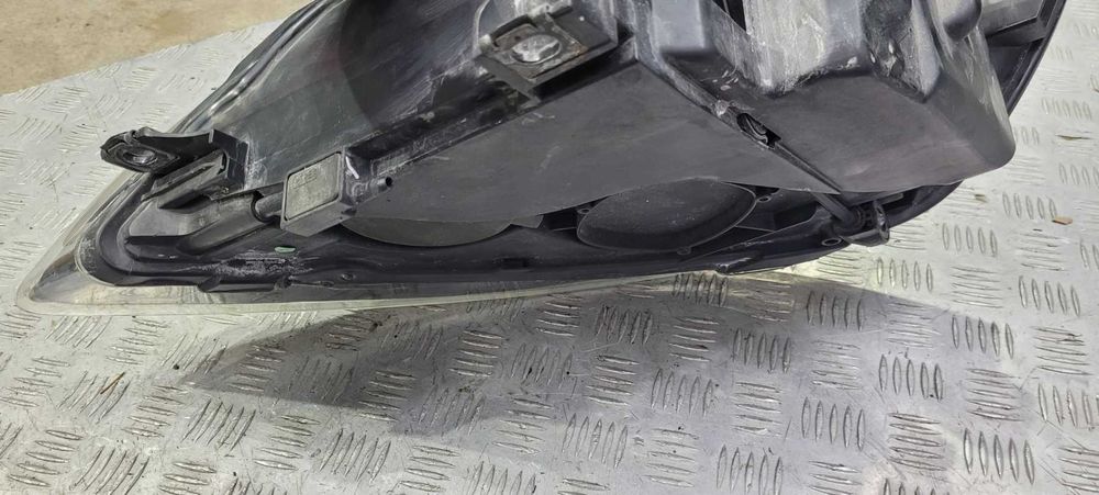 Фара права для Audi Q7 2009-2015