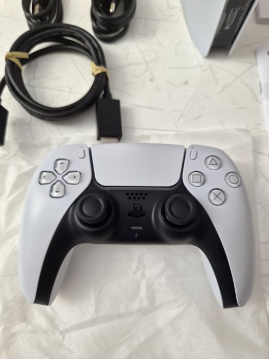 Ps5 slim Digital  + Comando  - Pode ser testada  !!