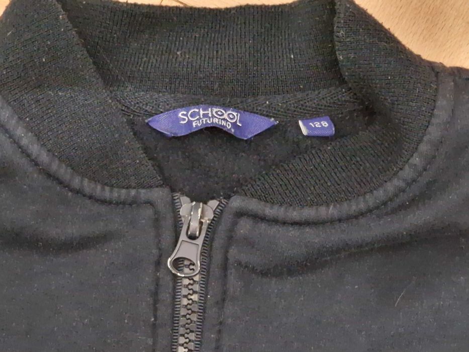 Granatowa chłopięca bluza SCHOOL Futurino rozmiar 128