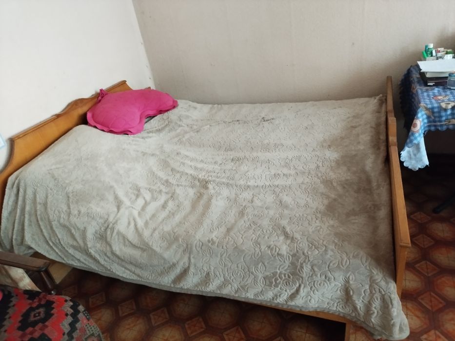 Продам спальный гарнитур