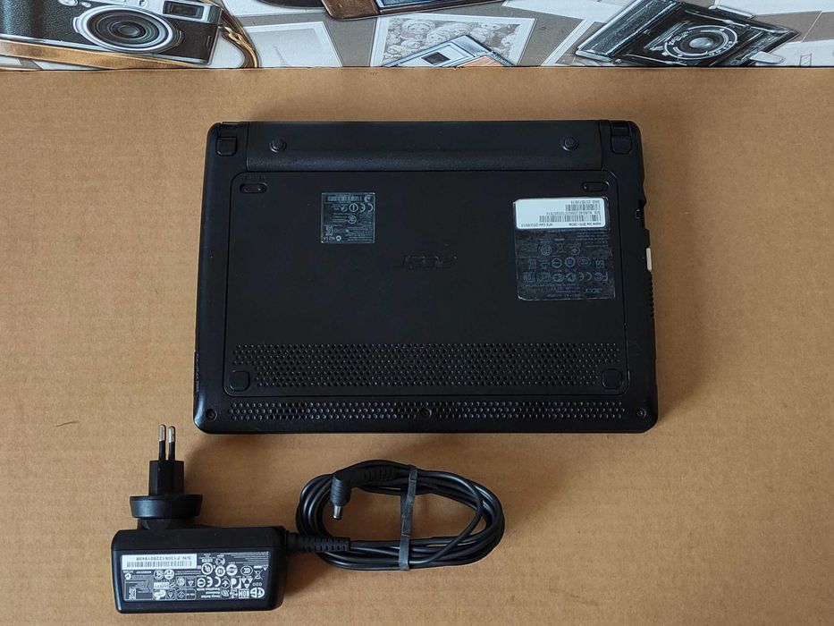 Компактний нетбук Acer_Мощний Intel (4 ядра)_4 ГБ_320 ГБ_Батарея 4 год