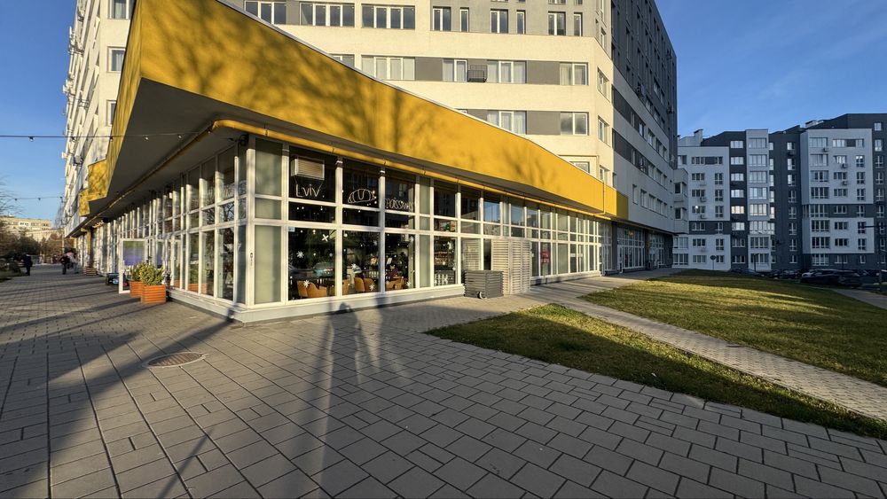 Оренда фасадного приміщення 261 м2 у ЖК Америка