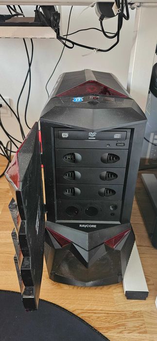Komputer PC / Windows 10 Pro / RX 470 4GB / FX-8370E / 16GB RAM / SSD 240GB