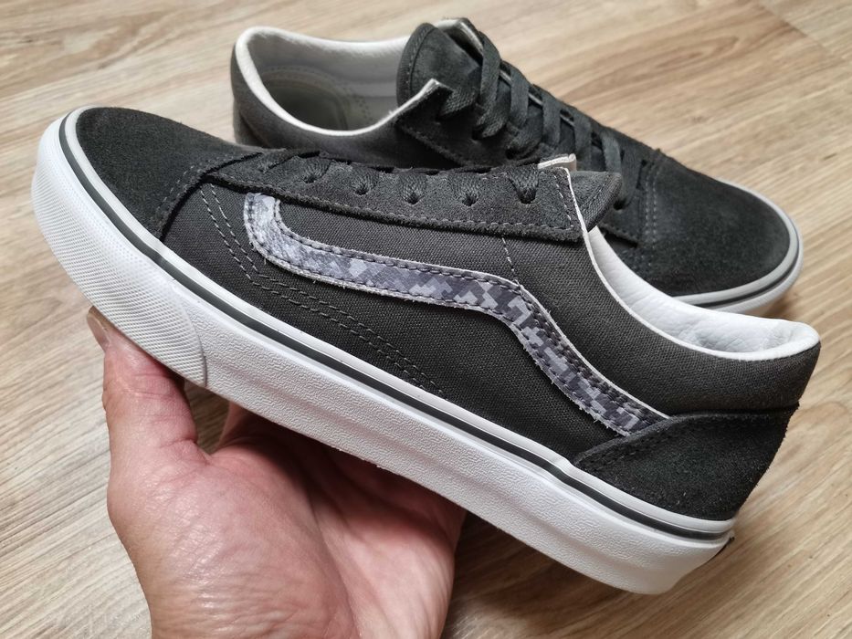 Продам кеди Vans 38 розміру.