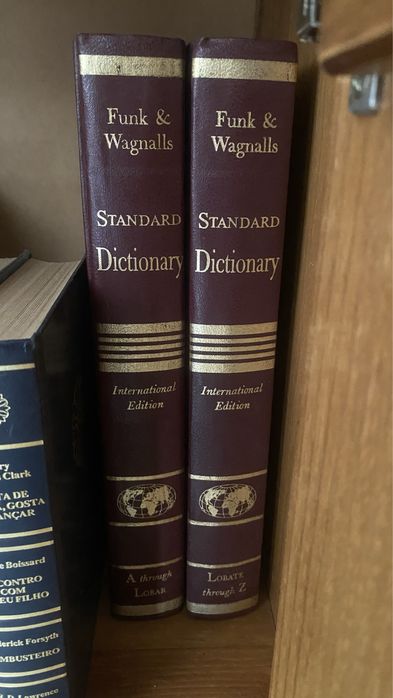 Vários livros e coleções Português e Inglês