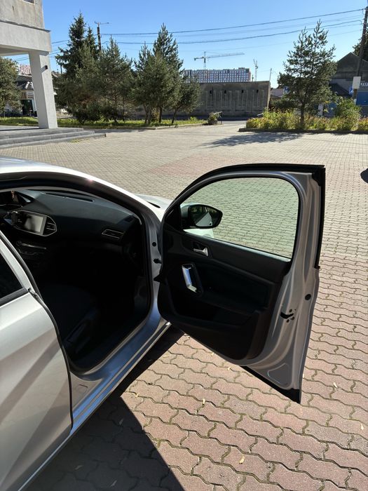 Продається Peugeot 308 2016