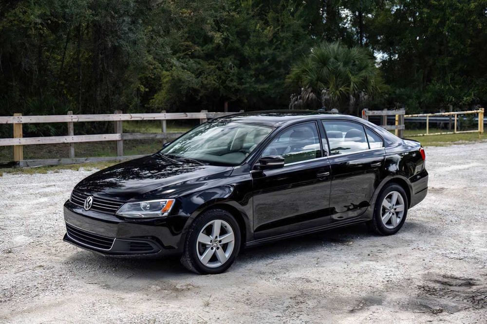 Volkswagen Jetta      2013