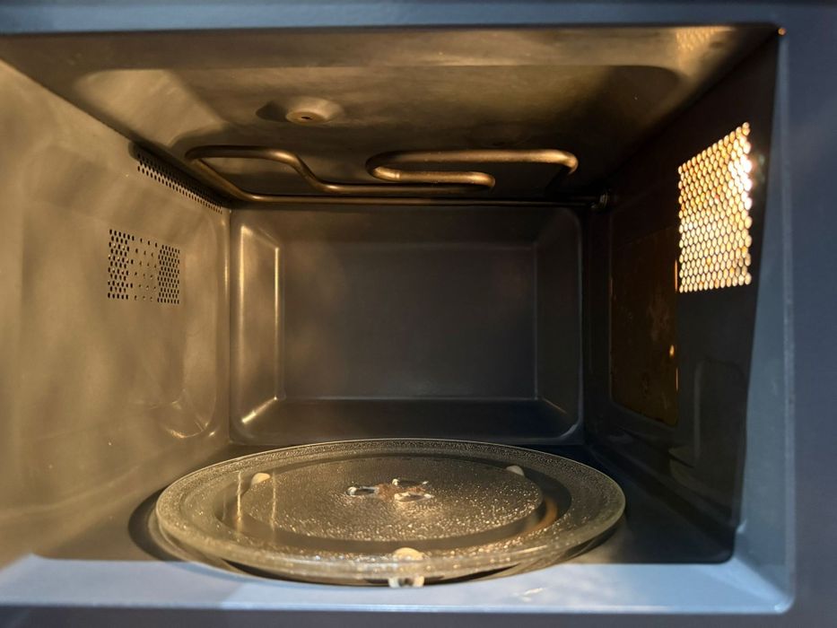 Mikrofala Grill Electrolux EMS20405X