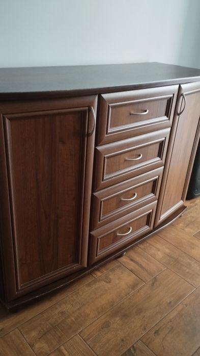 Sprzedam komodę klasyczną