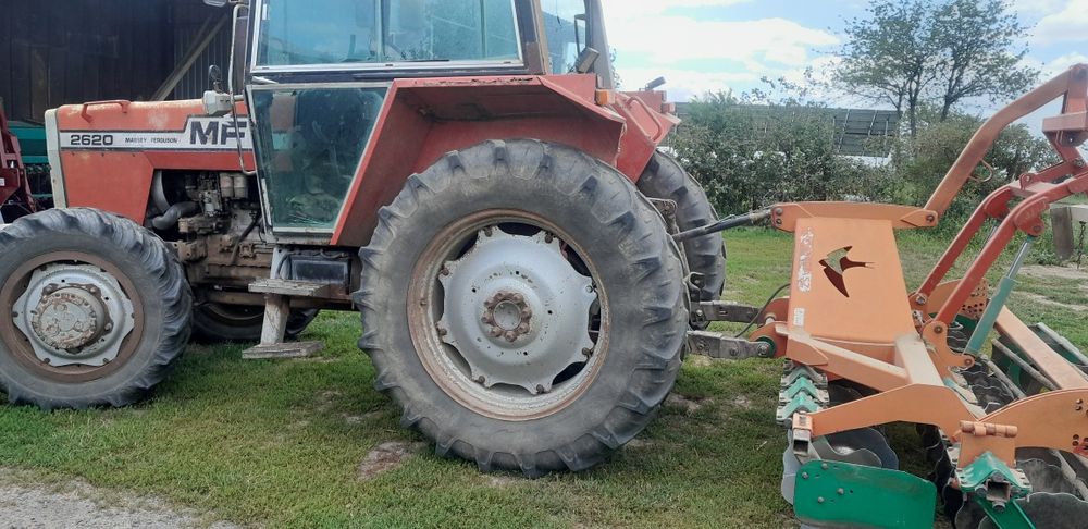 Sprzedam MF 2620