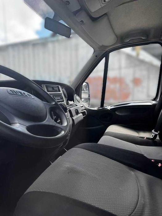 IvecoDaily35C18de2011comFRIOParaPeças