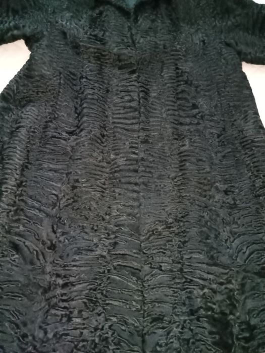 Casaco de astkhan comprido, com forro de seda .