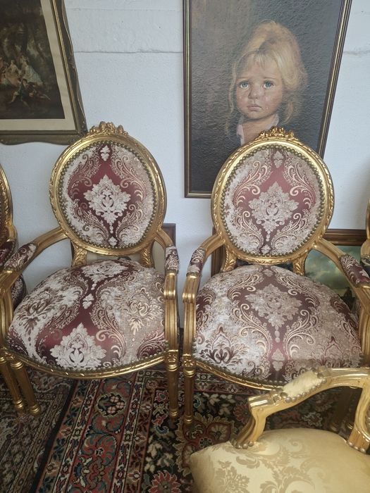 Canapés/Cadeirões ( Variadíssimos)