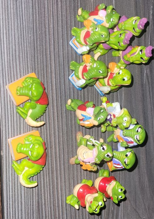 Figurki krokodyle w szkole Kinder