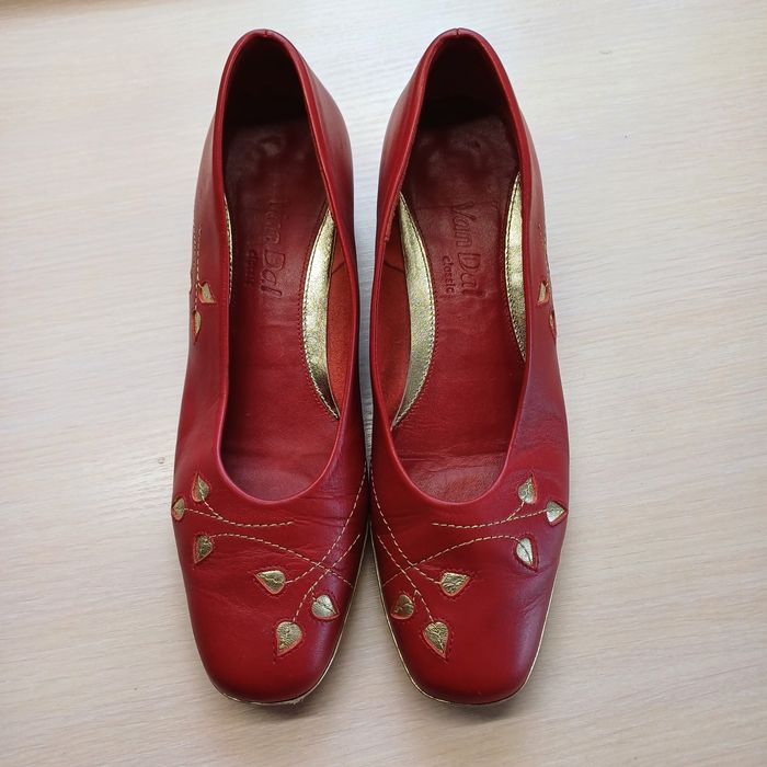 Човники від Van Dal classic