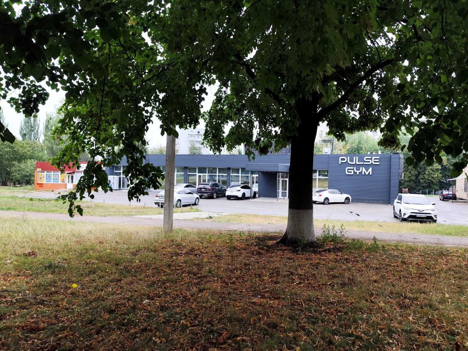 Продам окрему будівлю на просп. Тракторобудівників, 107г, м. Харків