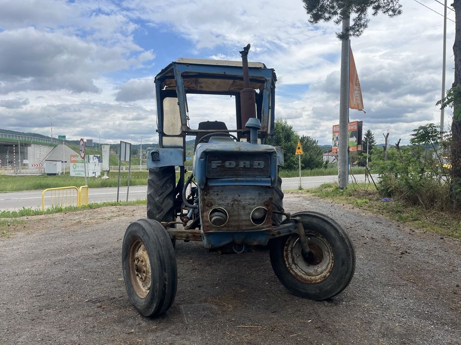 Traktor Ford 3000 44KM mocniejszy od C330 T25