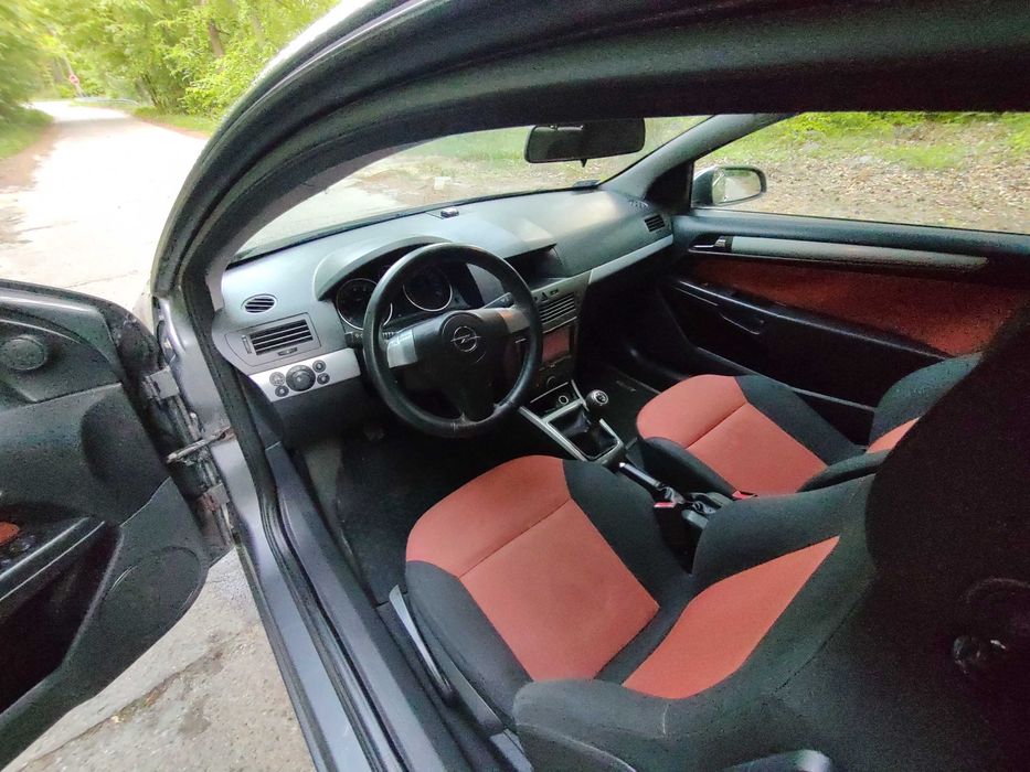 Opel Astra GTC 1.6 B/G
