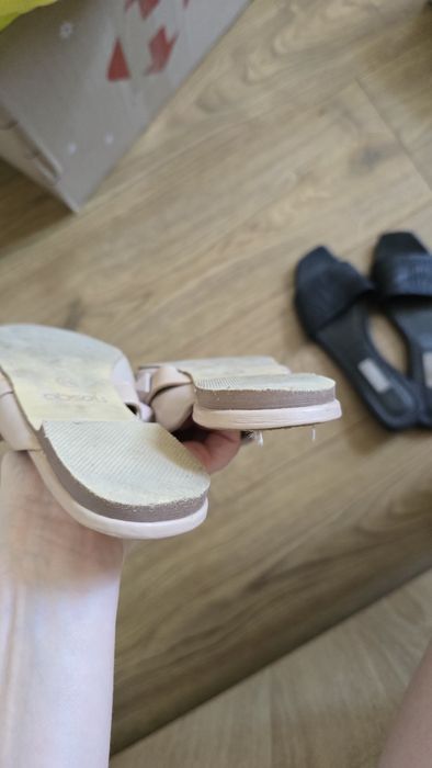 Max mara шльопанці шкіра 35.5