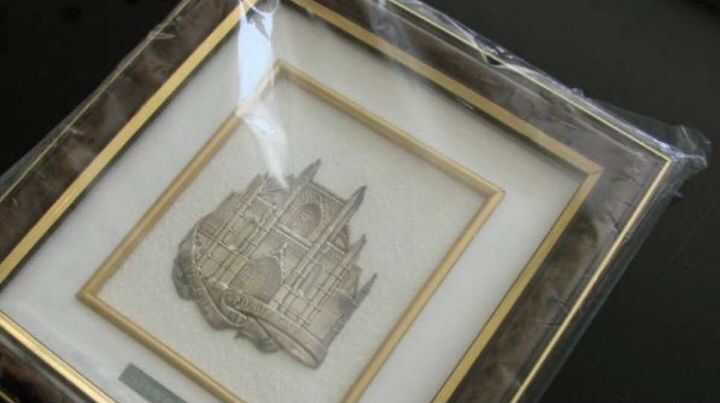 Salva de prata com moldura Mosteiro da Batalha