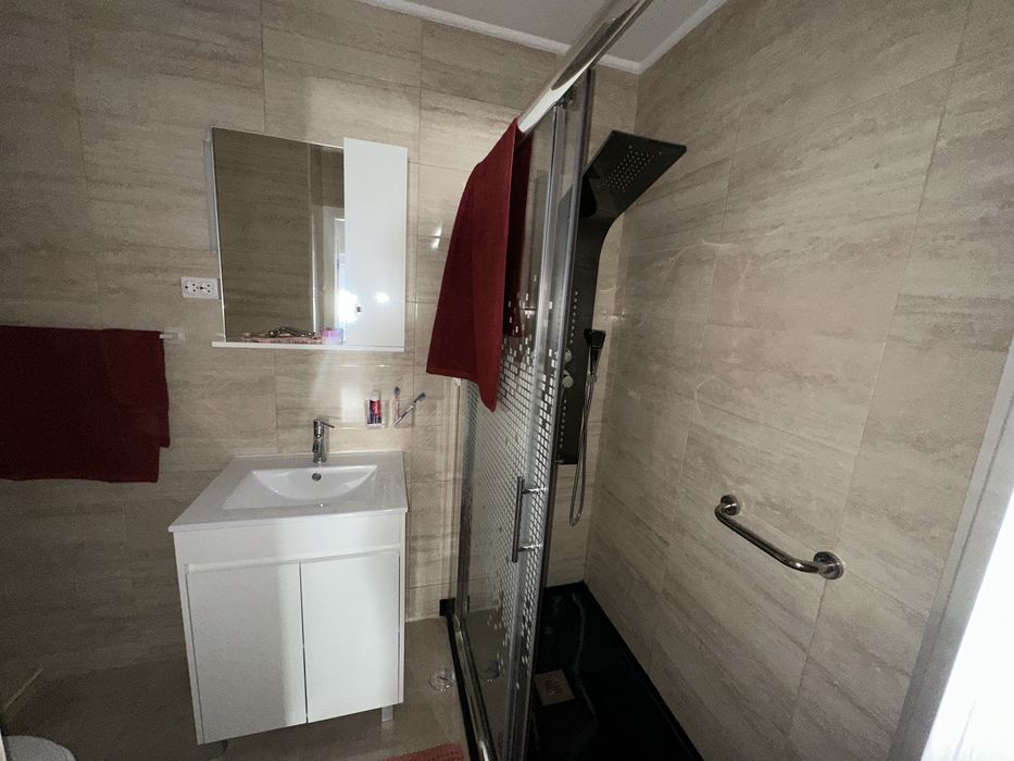 Aluga se quarto mobilado em casa remodelada