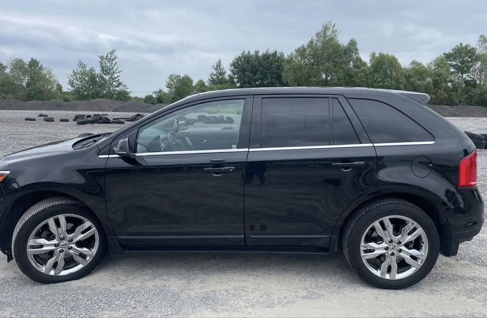 Ford Edge автомобіль