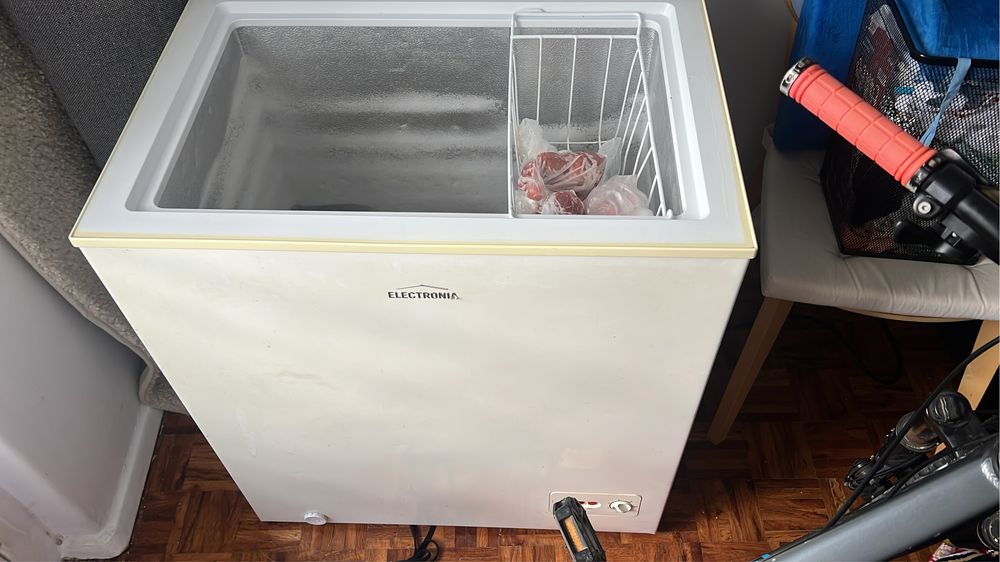 Vendo arca congeladora em bom estado