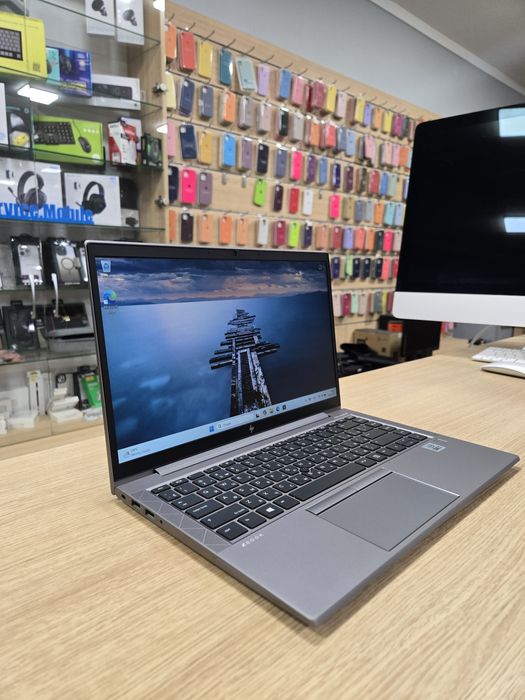 Потужній металевий/Як нові/Батарея -7годин YouTube/i7/16/512/IPS