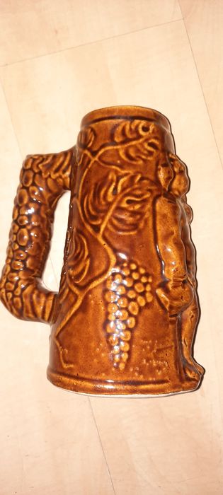 Stary duży kufel