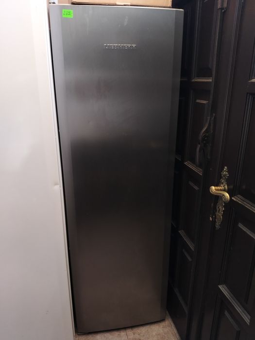 Srebrna zamrażarka  Liebherr 304 litry