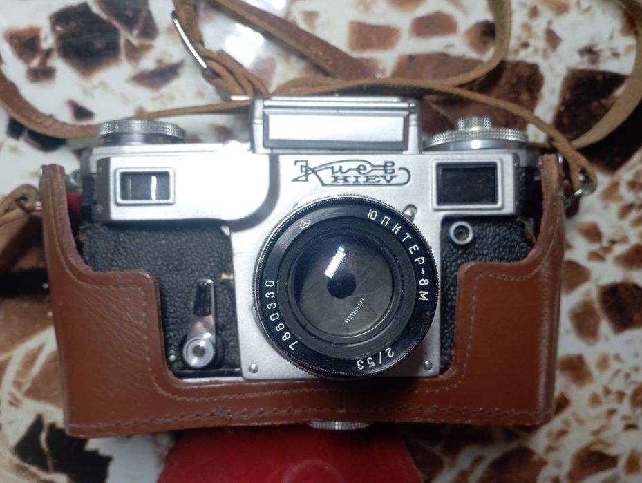 Фотоаппарат Киев 4м с объективом Юпитер 8м