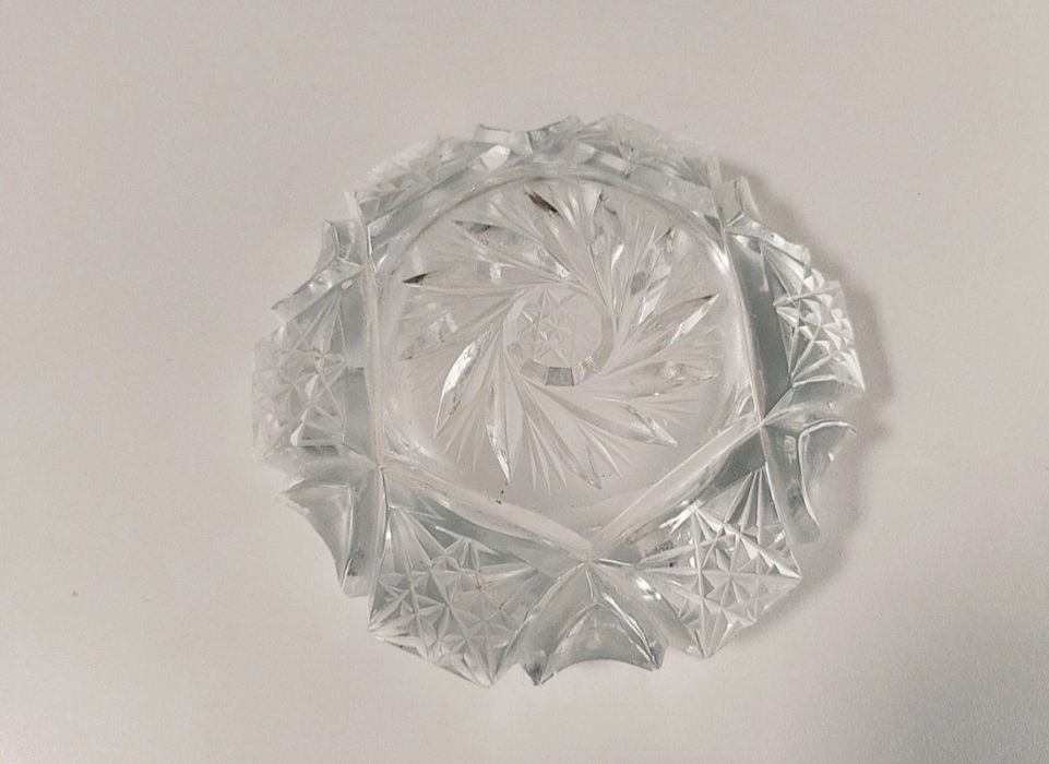 Kryształowa popielnica