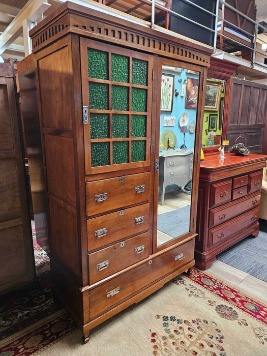 Roupeiro antigo - óptimo estado geral