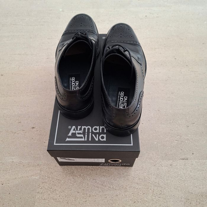 Sapatos pretos de pele de atacadores “Armando Silva”, nº43 (31 cm), us