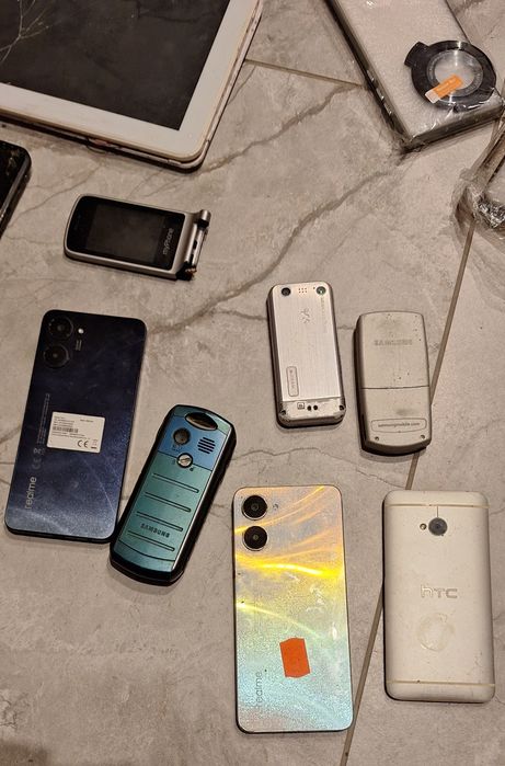 Stare części do telefonów