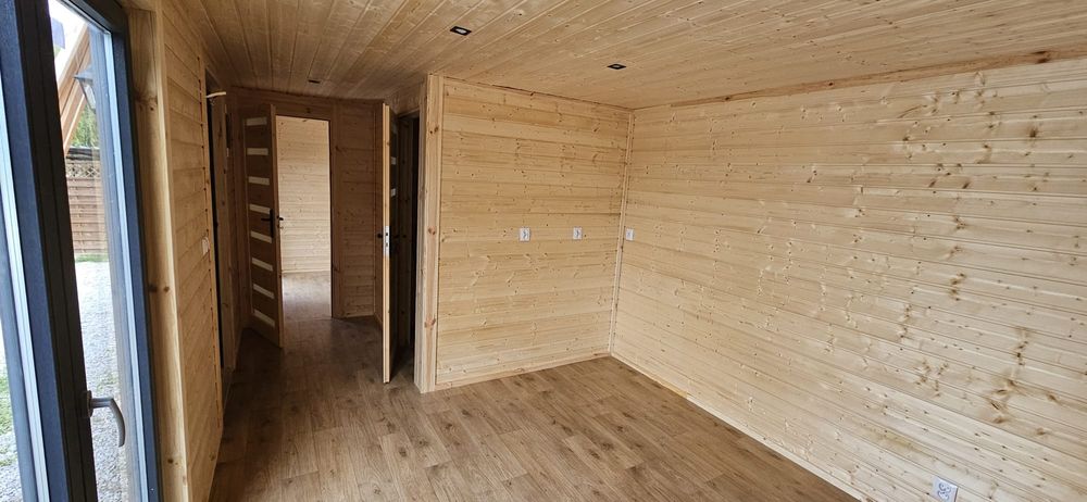 Domek drewniany ocieplony 8x3.2m gotowy do zamieszkania