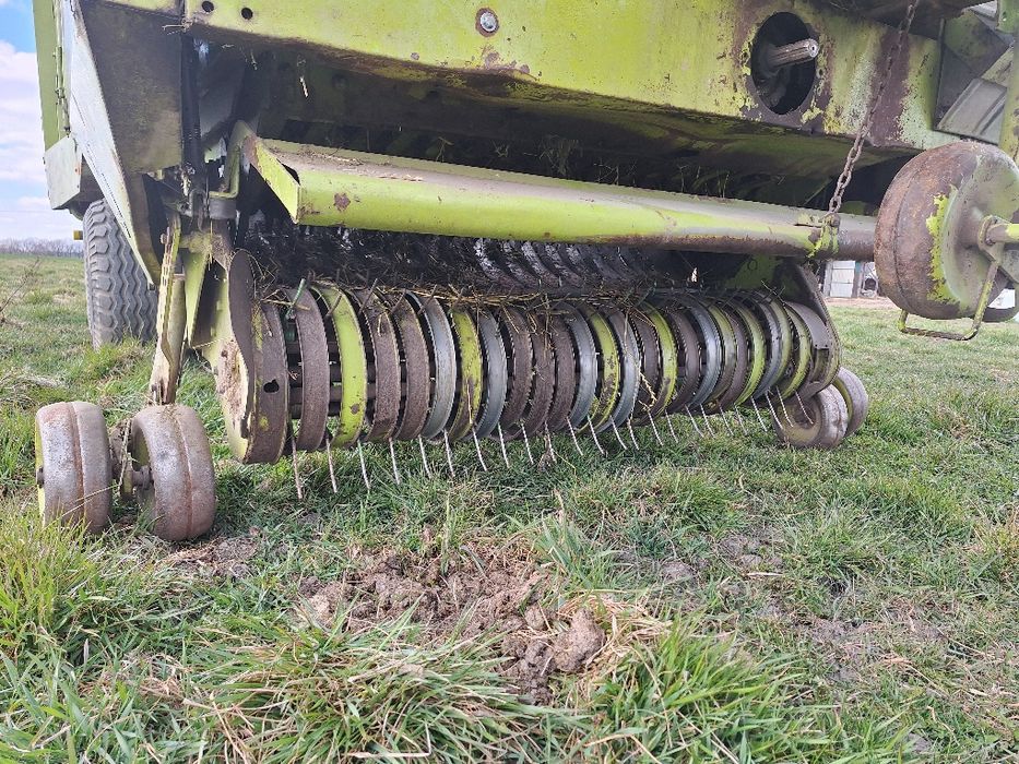 Przyczepa samozbierająca claas sprint 330s