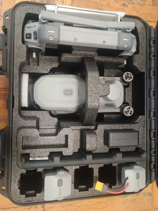DJI Matrice 4E.   .