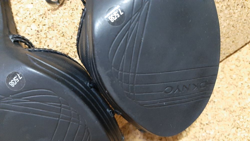 Sandálias Salto Alto DKNY Pretas