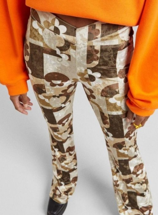 Штани жіночі кльош Bershka