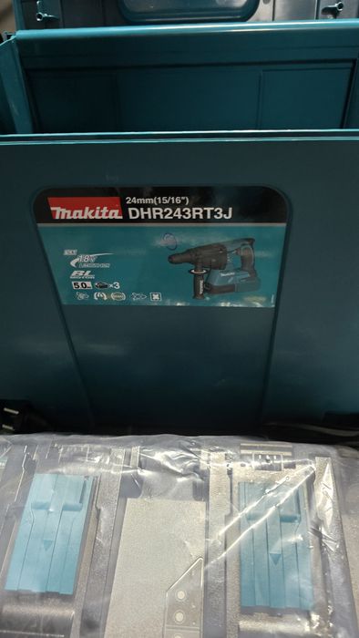 Młotowiertarka Makita DHR243