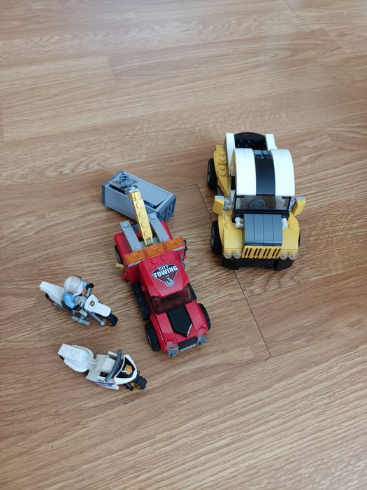 Продам 2 набори lego оригінал.