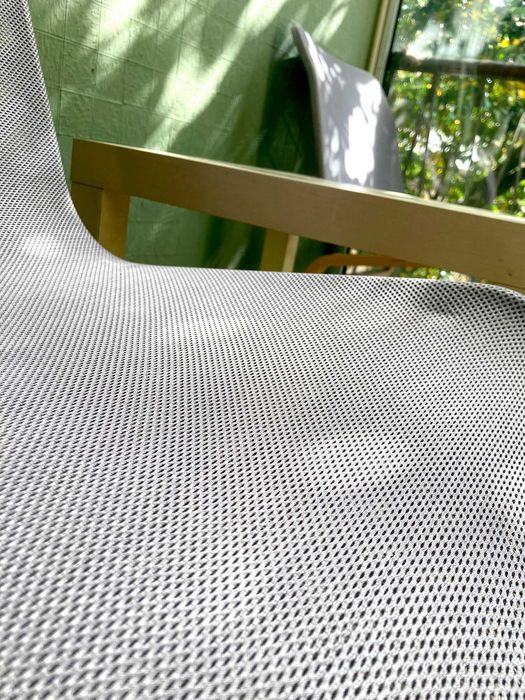Conjunto IKEA – 2 Poltronas NOLMYRA + Mesa LACK | Usado