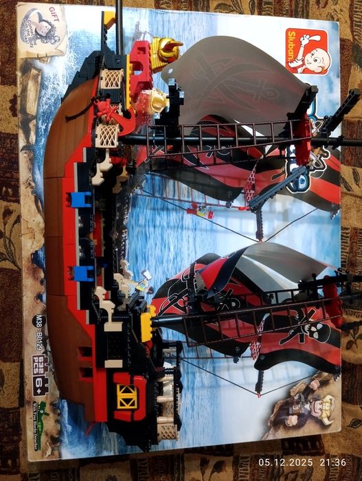 Лего піратський корабль