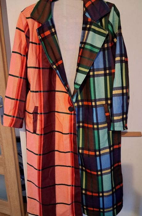 Długi wiosenny plaszcz