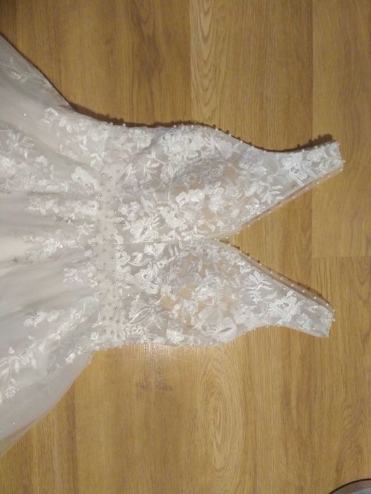 Suknia ślubna perełki brokat