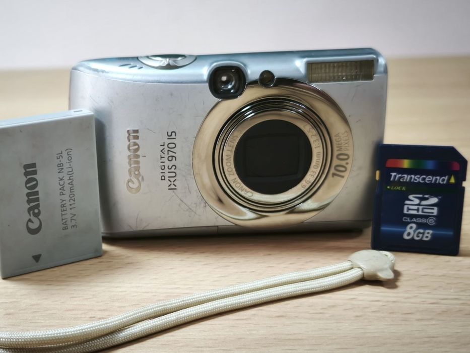 Вінтажний цифровий фотоапарат Canon IXUS 970 IS
