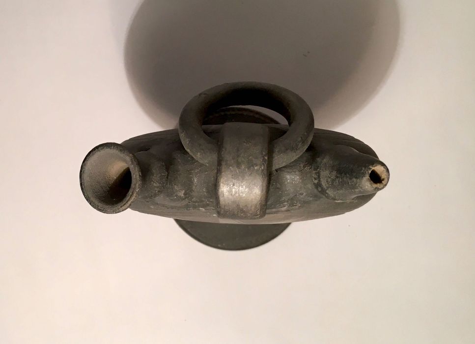 MORINGUE - assinado R. Bisalhães - antigo - 15,5x10,5x6,5 cm/s