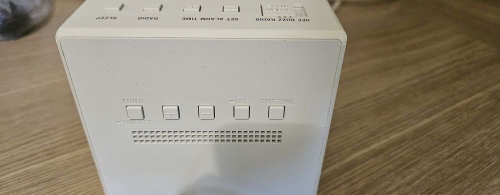 Radiobudzik Sony