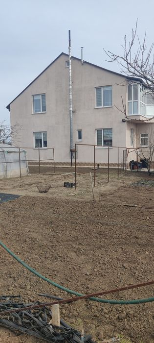 Продаётся 2-х этаж.дом в Матвеевке